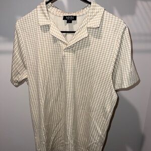 Men’s Large Boohoo Man Tan/White Houndstooth Shirt